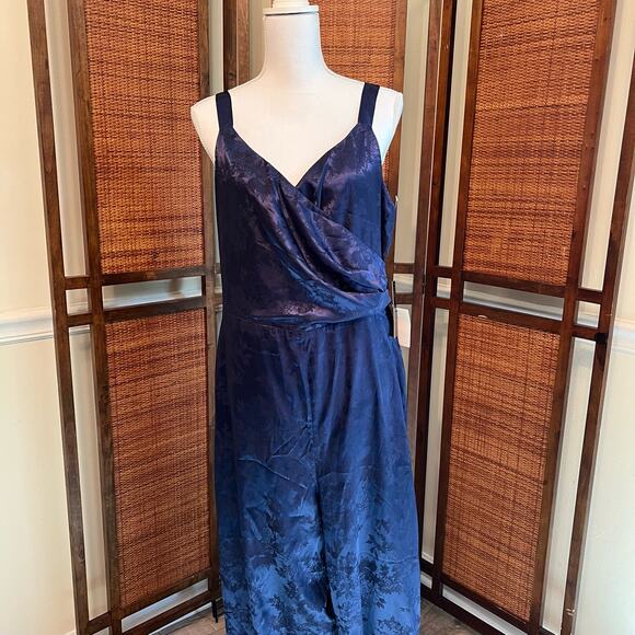 NWT Lulu’s Sleek Sensation Navy Jacquard Sleeveless Jumpsuit Size XL - Picture 2 of 9